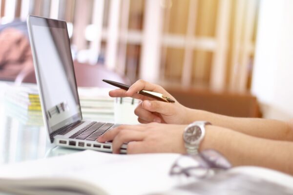 Quel_est_le_montant_minimum_de_l_abattement_micro_entreprise_?